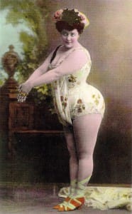 La gran Vedette sevillana Carmen Fernández, foto-postal anónima de 1897, el año de mayor gloria artística de la susodicha. Sus medidas (140-120-200) rozaban entonces la perfección y su estilo era único e irrepetible...