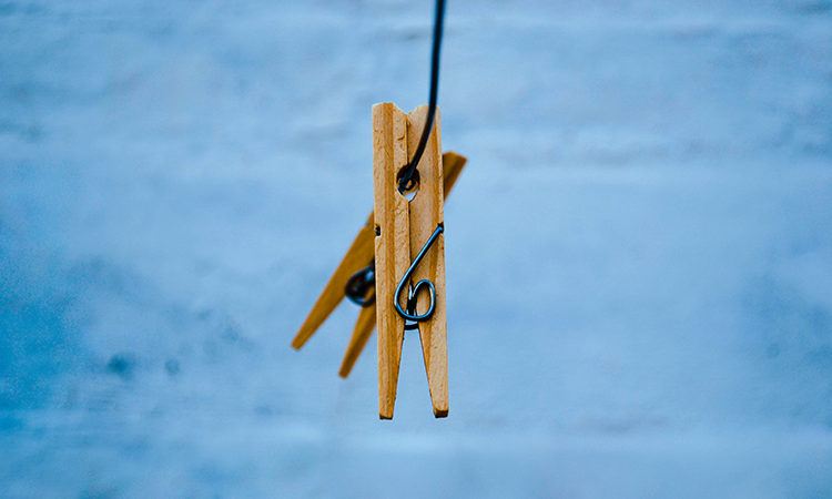 Como minimizar los daños de las prendas de poliéster en el uso y el lavado